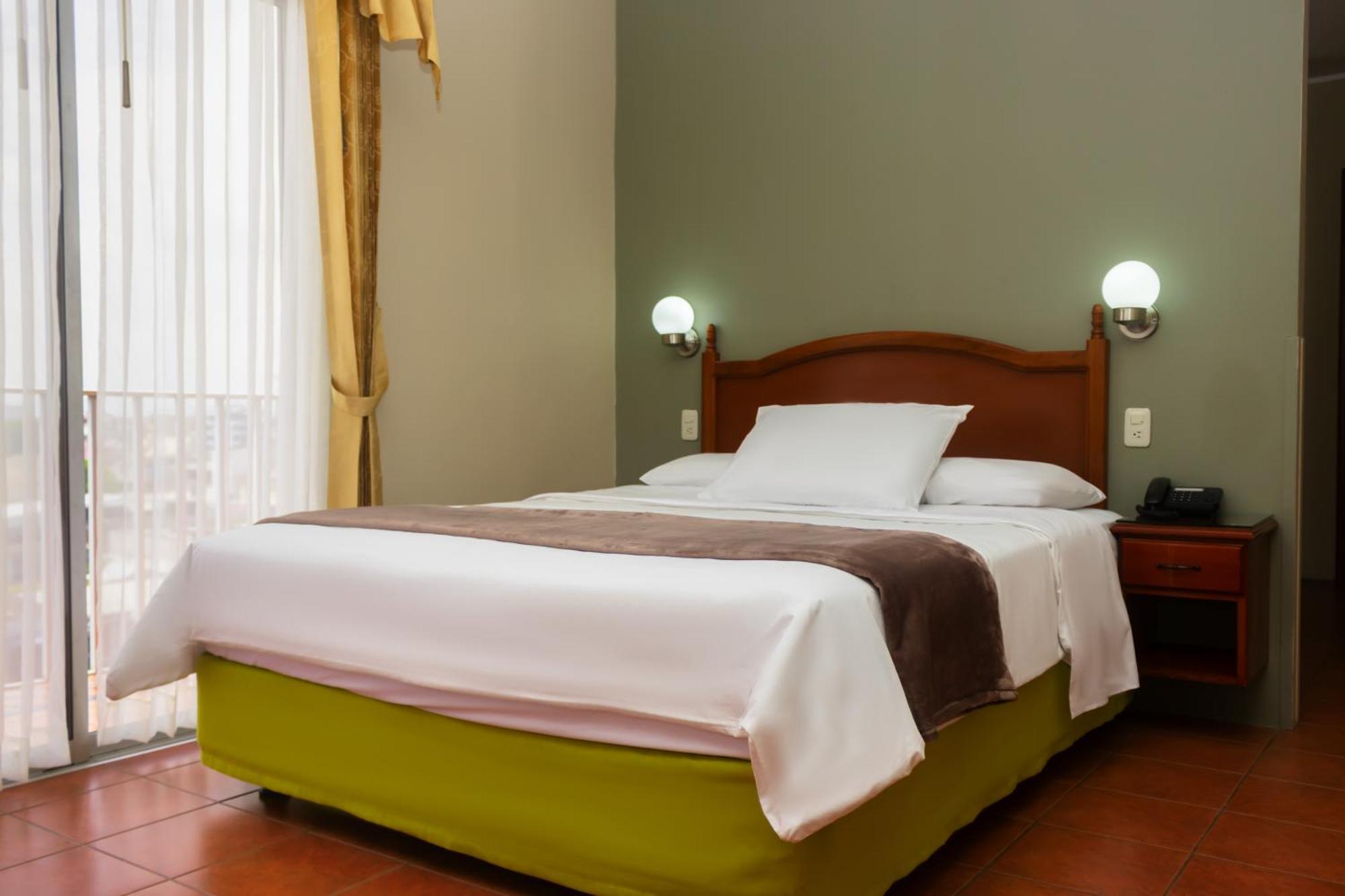 Grand Hotel Americano Machala Buitenkant foto