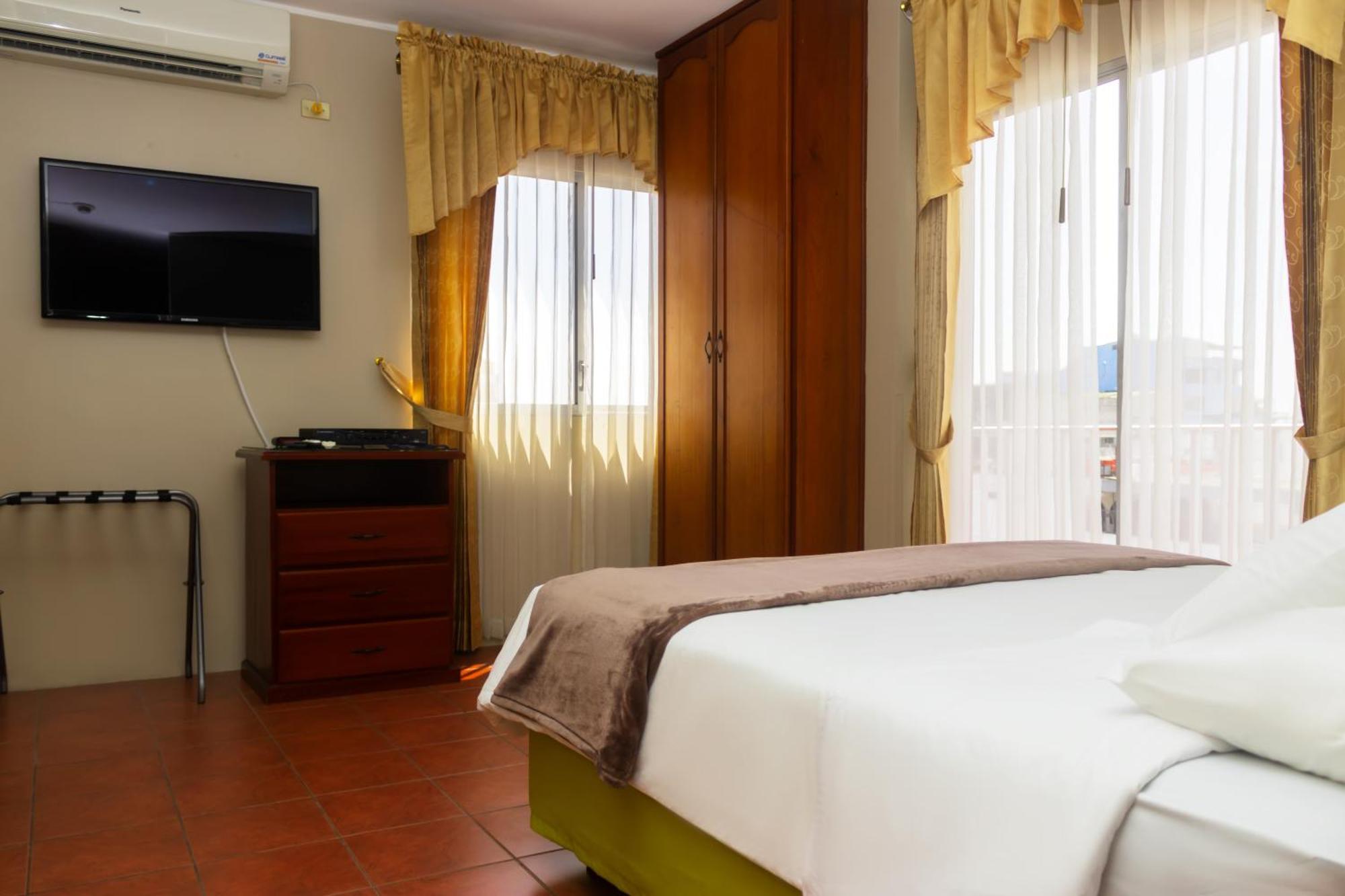 Grand Hotel Americano Machala Buitenkant foto