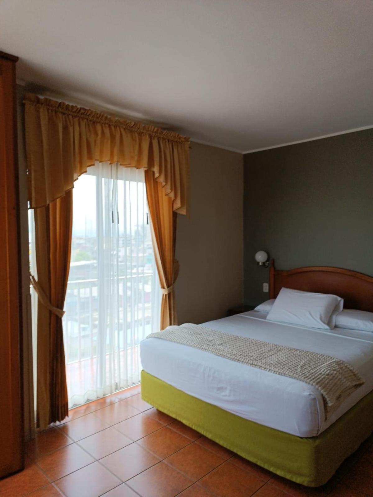 Grand Hotel Americano Machala Buitenkant foto