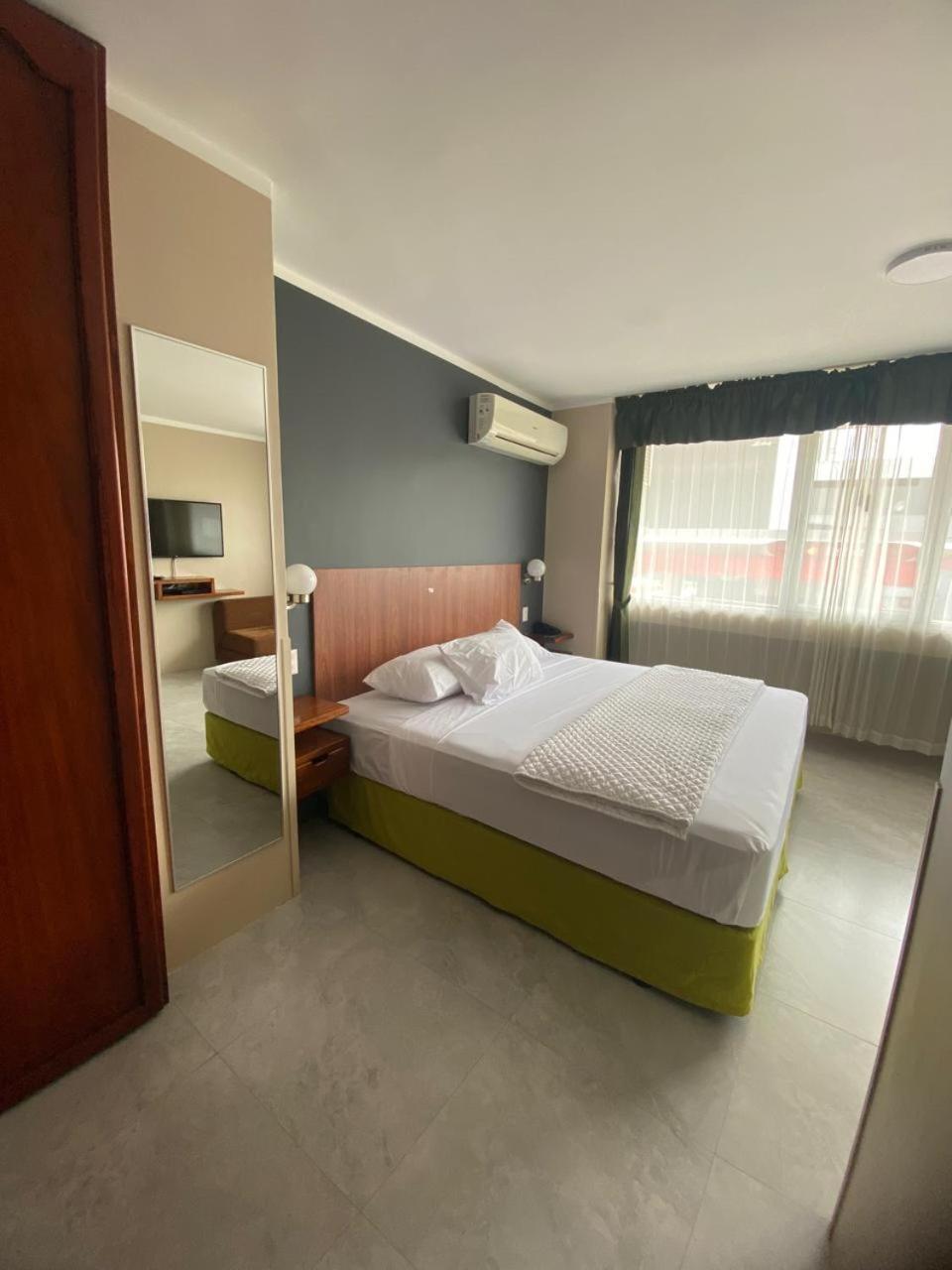 Grand Hotel Americano Machala Buitenkant foto