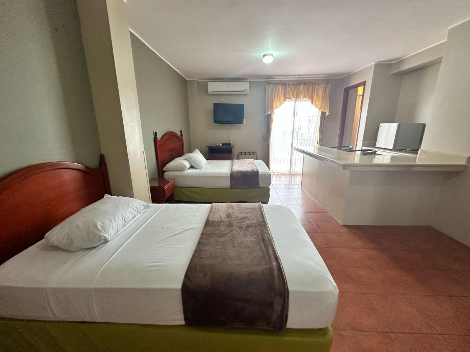 Grand Hotel Americano Machala Buitenkant foto