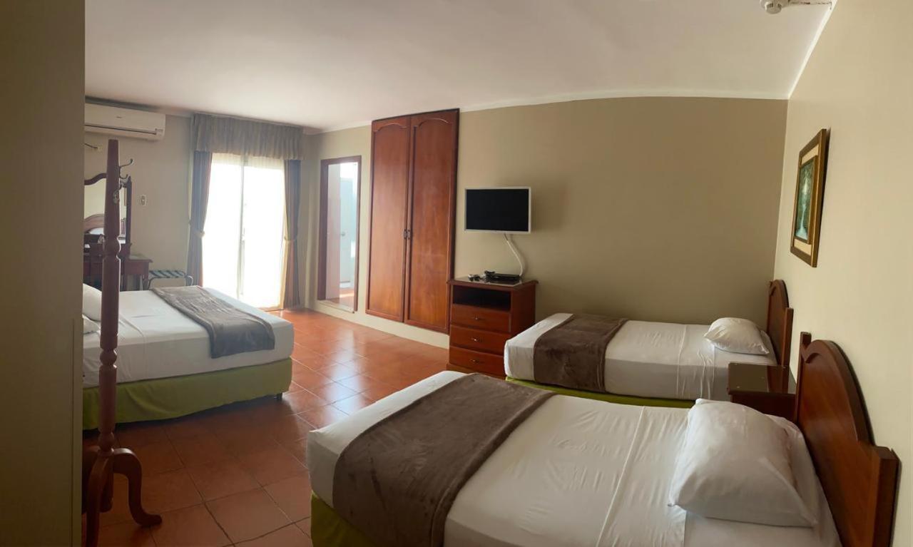 Grand Hotel Americano Machala Buitenkant foto